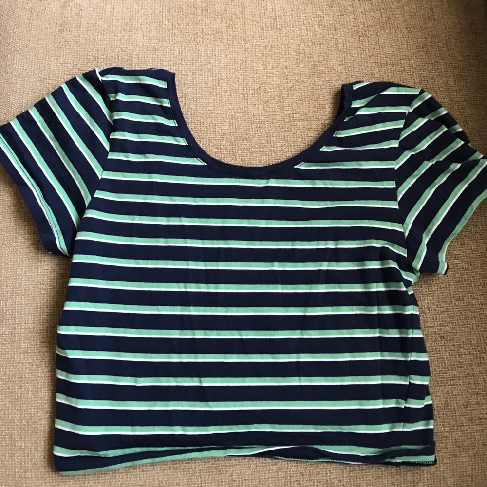 🌸 Striped crop top